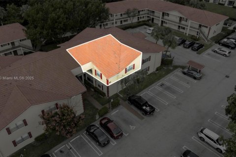 Condominio en venta en Coral Springs, Florida, 2 dormitorios, 68.47 m2 № 1950367 - foto 27