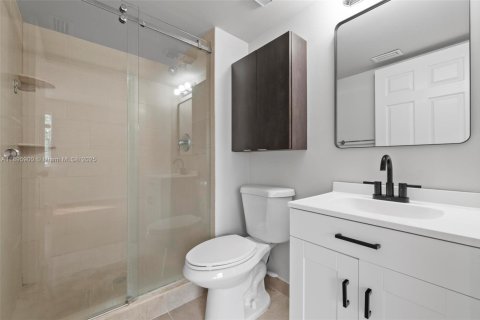 Condominio en venta en Coral Springs, Florida, 2 dormitorios, 68.47 m2 № 1950367 - foto 17