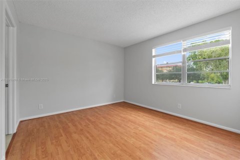 Condominio en venta en Coral Springs, Florida, 2 dormitorios, 68.47 m2 № 1950367 - foto 15