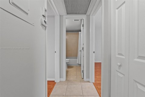 Condominio en venta en Coral Springs, Florida, 2 dormitorios, 68.47 m2 № 1950367 - foto 14