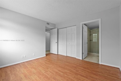 Condominio en venta en Coral Springs, Florida, 2 dormitorios, 68.47 m2 № 1950367 - foto 16