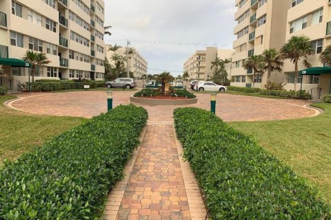 Copropriété à vendre à Hillsboro Beach, Floride: 2 chambres, 108.7 m2 № 2246037 - photo 3