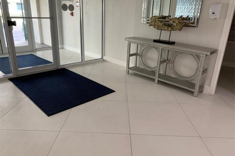Copropriété à vendre à Hillsboro Beach, Floride: 2 chambres, 108.7 m2 № 2246037 - photo 4