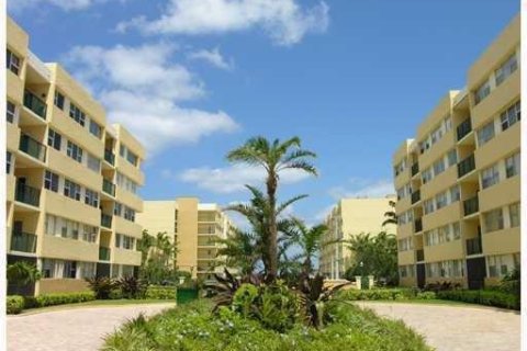 Copropriété à vendre à Hillsboro Beach, Floride: 2 chambres, 108.7 m2 № 2246037 - photo 2