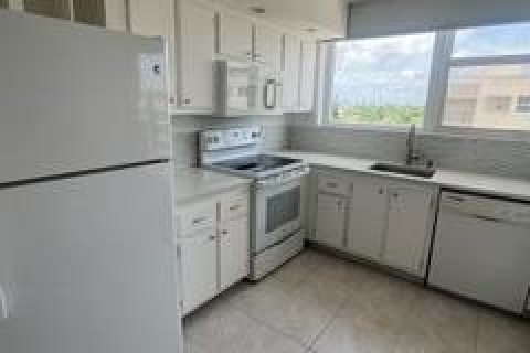 Copropriété à vendre à Hillsboro Beach, Floride: 2 chambres, 108.7 m2 № 2246037 - photo 11