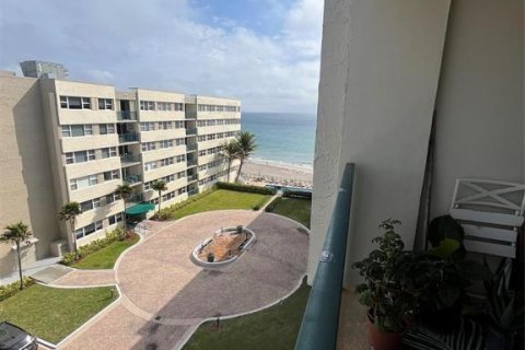 Copropriété à vendre à Hillsboro Beach, Floride: 2 chambres, 108.7 m2 № 2246037 - photo 27