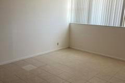 Copropriété à vendre à Hillsboro Beach, Floride: 2 chambres, 108.7 m2 № 2246037 - photo 16