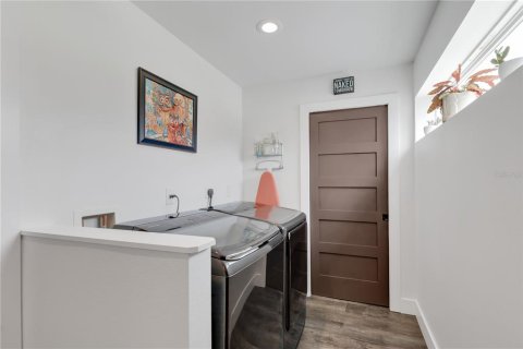 House in Orlando, Florida 4 bedrooms, 214.14 sq.m. № 1823068 - photo 29