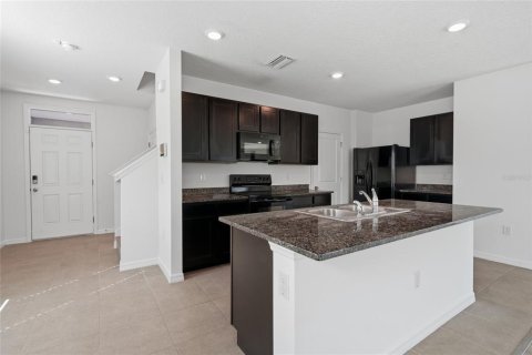 House in Wesley Chapel, Florida 4 bedrooms, 209.96 sq.m. № 2216888 - photo 8