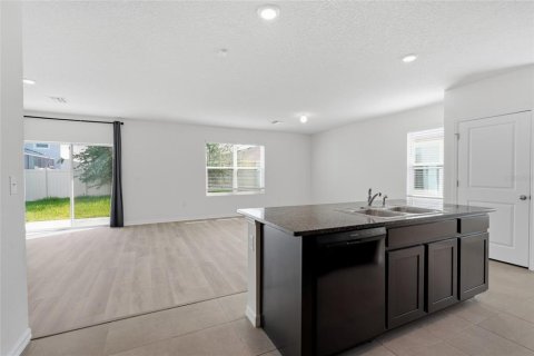 House in Wesley Chapel, Florida 4 bedrooms, 209.96 sq.m. № 2216888 - photo 10