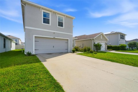 House in Wesley Chapel, Florida 4 bedrooms, 209.96 sq.m. № 2216888 - photo 3