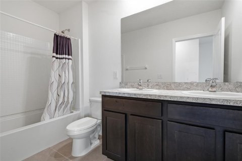 House in Wesley Chapel, Florida 4 bedrooms, 209.96 sq.m. № 2216888 - photo 20