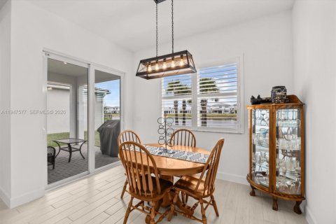 Купить виллу или дом в Порт-Сент-Луси, Флорида 3 спальни, 176.89м2, № 2009513 - фото 19