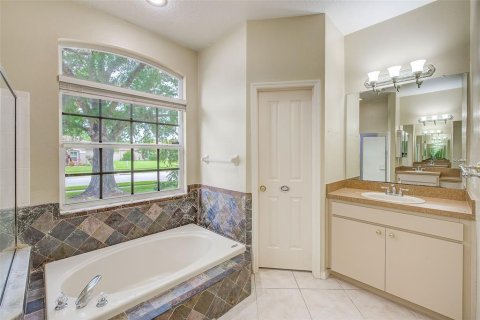 Villa ou maison à vendre à Wesley Chapel, Floride: 4 chambres, 209.49 m2 № 1778164 - photo 18
