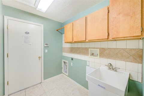 Villa ou maison à vendre à Wesley Chapel, Floride: 4 chambres, 209.49 m2 № 1778164 - photo 28