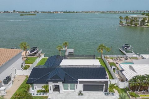 House in Largo, Florida 3 bedrooms, 185.9 sq.m. № 2198293 - photo 16