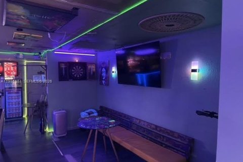 Купить коммерческую недвижимость в Норт-Майами-Бич, Флорида № 2044898 - фото 12