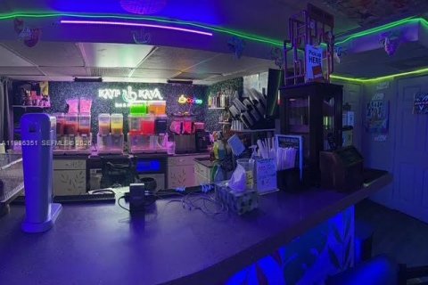 Купить коммерческую недвижимость в Норт-Майами-Бич, Флорида № 2044898 - фото 3