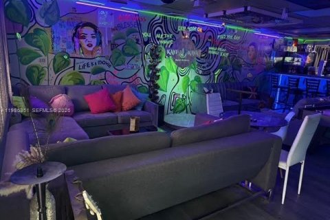 Купить коммерческую недвижимость в Норт-Майами-Бич, Флорида № 2044898 - фото 11