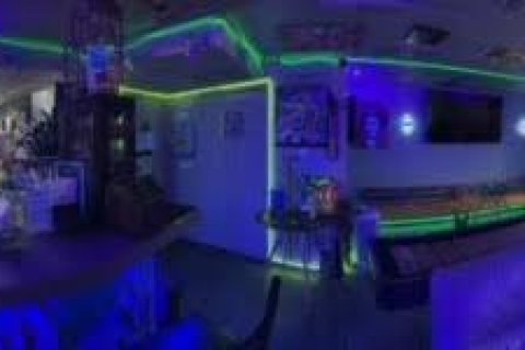 Купить коммерческую недвижимость в Норт-Майами-Бич, Флорида № 2044898 - фото 2