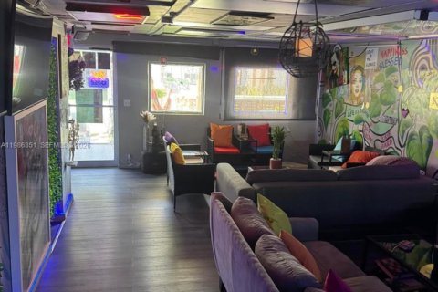 Купить коммерческую недвижимость в Норт-Майами-Бич, Флорида № 2044898 - фото 4