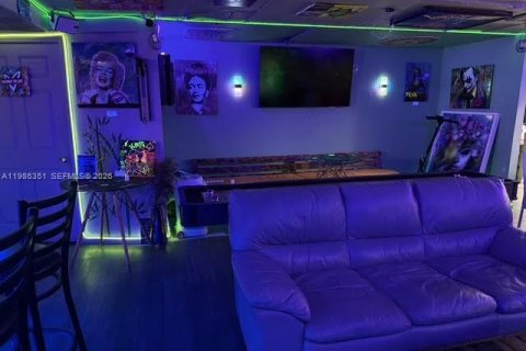 Купить коммерческую недвижимость в Норт-Майами-Бич, Флорида № 2044898 - фото 9