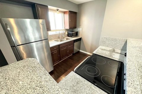 Condominio en alquiler en Tampa, Florida, 2 dormitorios, 81.85 m2 № 1826702 - foto 3