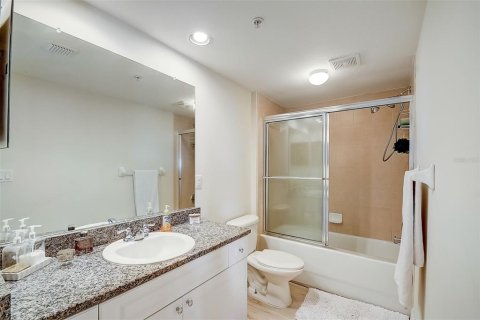 Condominio en venta en New Port Richey, Florida, 2 dormitorios, 124.4 m2 № 1535930 - foto 16