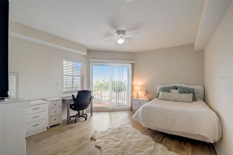 Condominio en venta en New Port Richey, Florida, 2 dormitorios, 124.4 m2 № 1535930 - foto 17