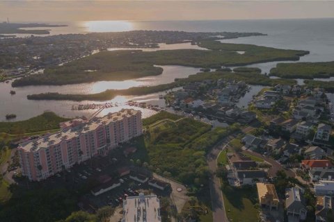 Condominio en venta en New Port Richey, Florida, 2 dormitorios, 124.4 m2 № 1535930 - foto 24