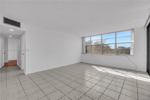Condo in Hollywood, Florida, 2 bedrooms  № 2087064 - photo 4