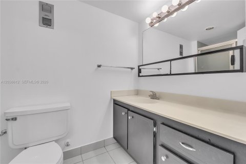 Condo in Hollywood, Florida, 2 bedrooms  № 2087064 - photo 8