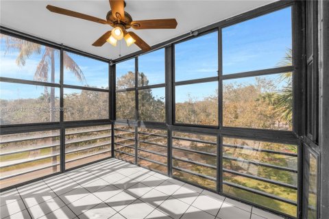Condo in Hollywood, Florida, 2 bedrooms  № 2087064 - photo 11
