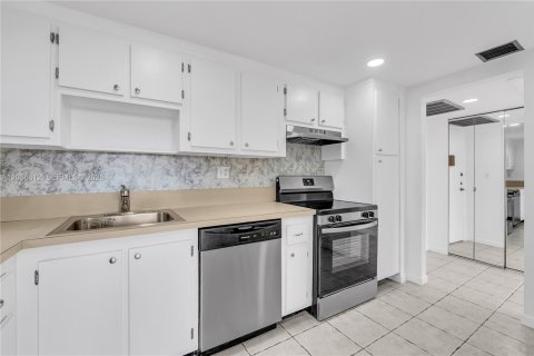 Condo in Hollywood, Florida, 2 bedrooms  № 2087064