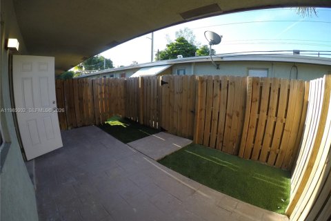 Apartamento en alquiler en Fort Lauderdale, Florida, 1 dormitorio, 51.47 m2 № 2046926 - foto 2