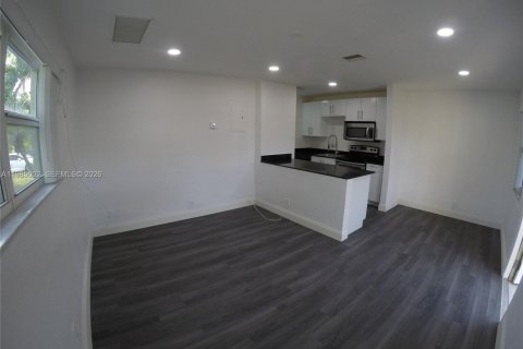 Apartamento en alquiler en Fort Lauderdale, Florida, 1 dormitorio, 51.47 m2 № 2046926 - foto 3
