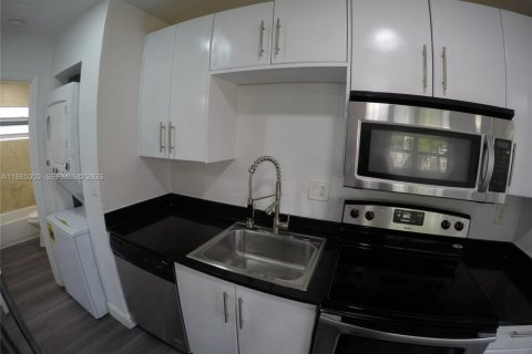 Apartamento en alquiler en Fort Lauderdale, Florida, 1 dormitorio, 51.47 m2 № 2046926 - foto 6