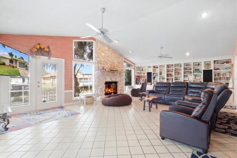 Casa en venta en Crystal River, Florida, 3 dormitorios, 208.57 m2 № 2386150 - foto 8