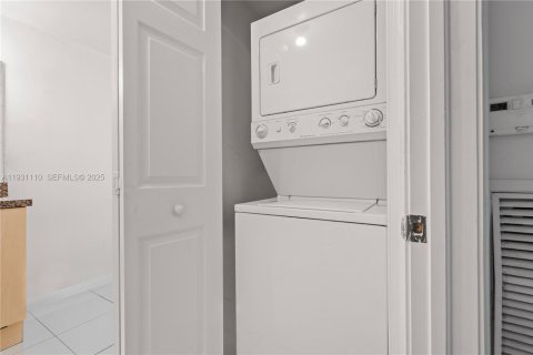 Copropriété à louer à Miami Beach, Floride: 1 chambre, 73.39 m2 № 1989786 - photo 12