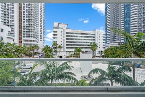 Copropriété à louer à Miami Beach, Floride: 1 chambre, 73.39 m2 № 1989786 - photo 22