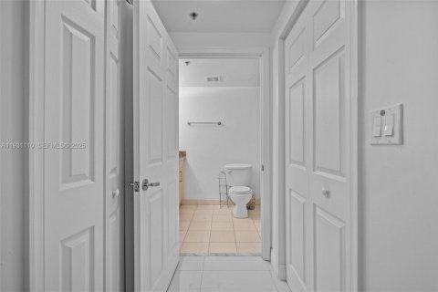 Copropriété à louer à Miami Beach, Floride: 1 chambre, 73.39 m2 № 1989786 - photo 19