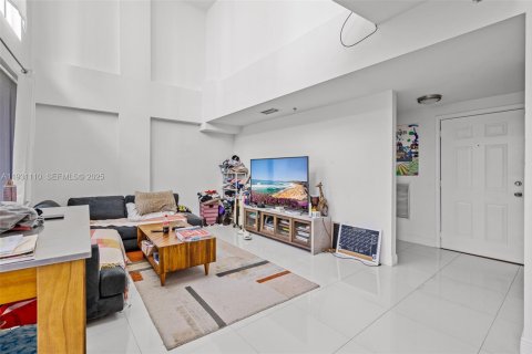 Copropriété à louer à Miami Beach, Floride: 1 chambre, 73.39 m2 № 1989786 - photo 16