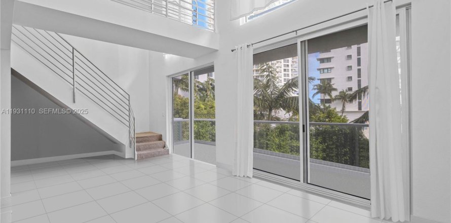 Condo à Miami Beach, Floride, 1 chambre  № 1989786
