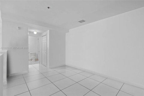 Copropriété à louer à Miami Beach, Floride: 1 chambre, 73.39 m2 № 1989786 - photo 14