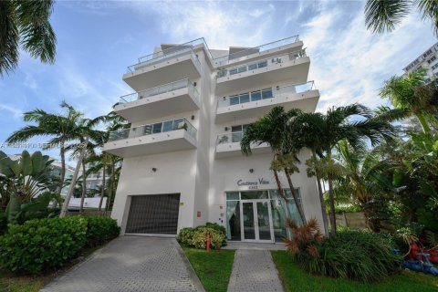 Copropriété à louer à Miami Beach, Floride: 1 chambre, 73.39 m2 № 1989786 - photo 2
