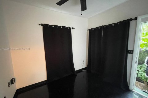 Copropriété à vendre à Miami Beach, Floride: 18.58 m2 № 1977991 - photo 4