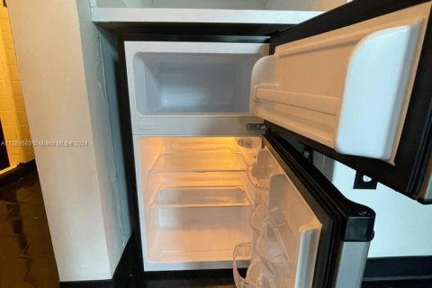 Copropriété à vendre à Miami Beach, Floride: 18.58 m2 № 1977991 - photo 2