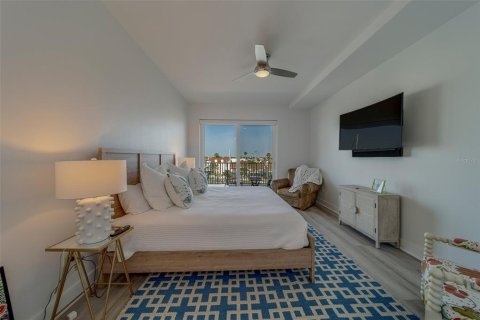 Снять в аренду кондоминиум в Мадейра - Бич, Флорида 3 спальни, 160.44м2, № 1681481 - фото 16