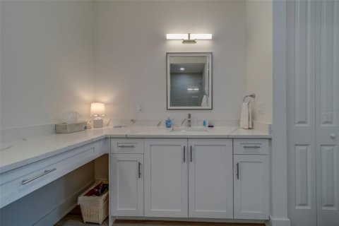 Снять в аренду кондоминиум в Мадейра - Бич, Флорида 3 спальни, 160.44м2, № 1681481 - фото 23