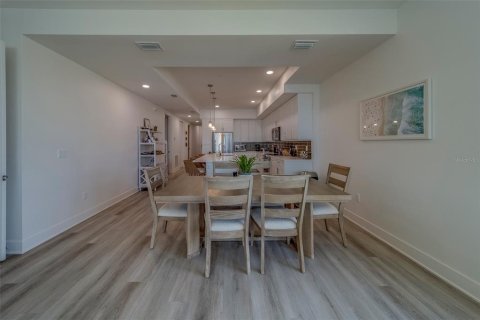Снять в аренду кондоминиум в Мадейра - Бич, Флорида 3 спальни, 160.44м2, № 1681481 - фото 10